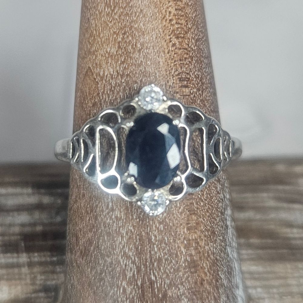 Vintage Sterling Silver and Dark Blue Simulated Sapphire Ring Sz 7 EUC 80s-90s